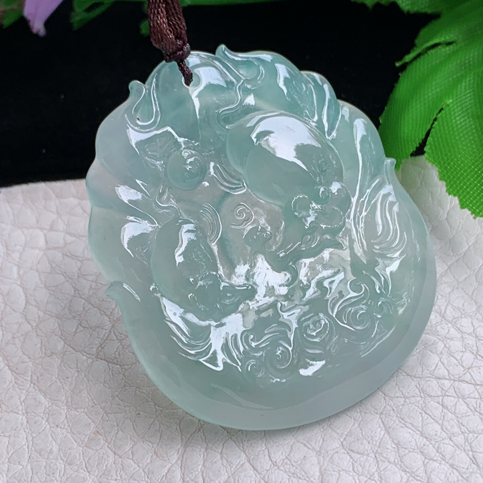 Bg实拍50*42*5.5缅甸翡翠冰种睛水扭转乾坤吊坠生肖牛玉坠