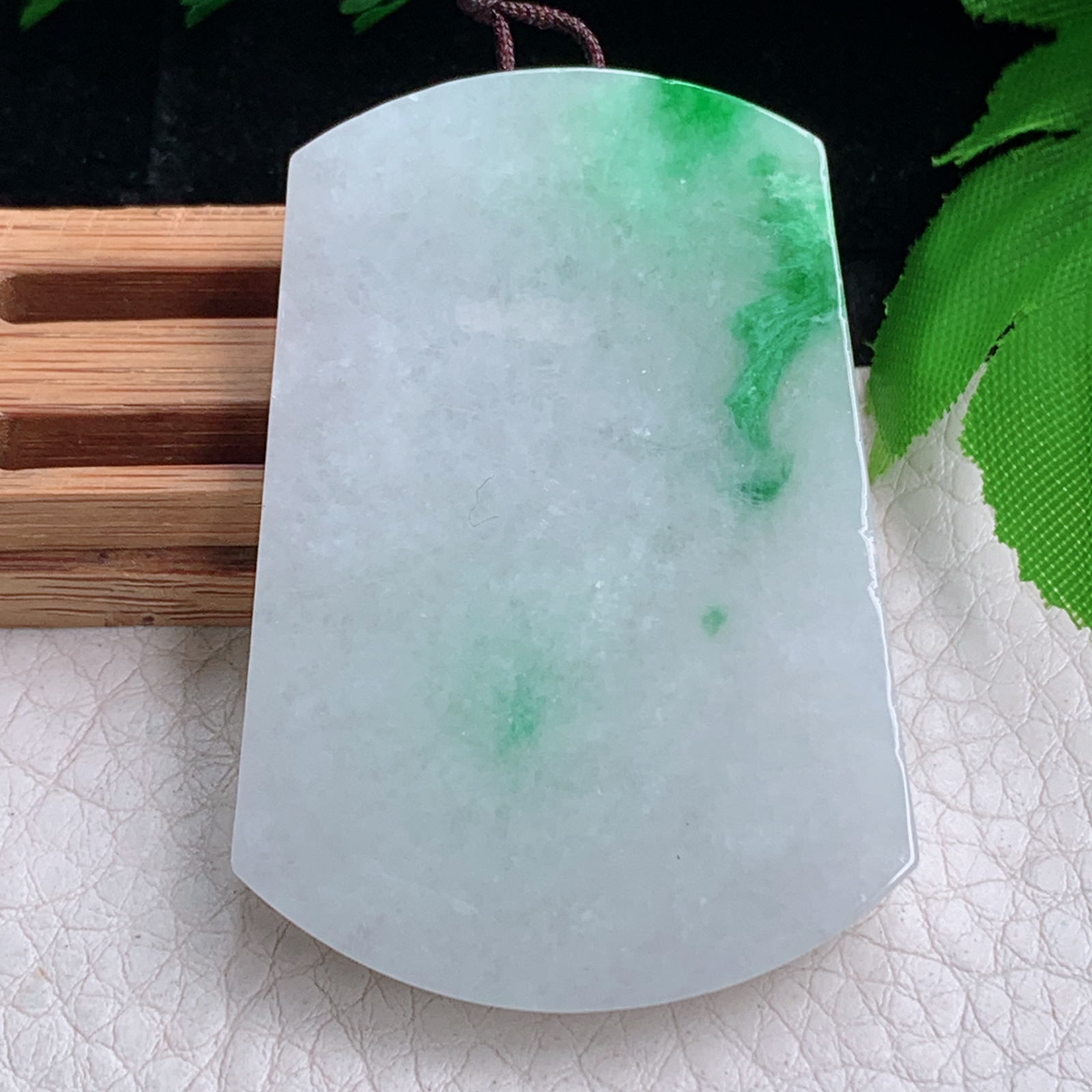 zen实拍53*37.8*6缅甸翡翠飘绿平安无事牌吊坠