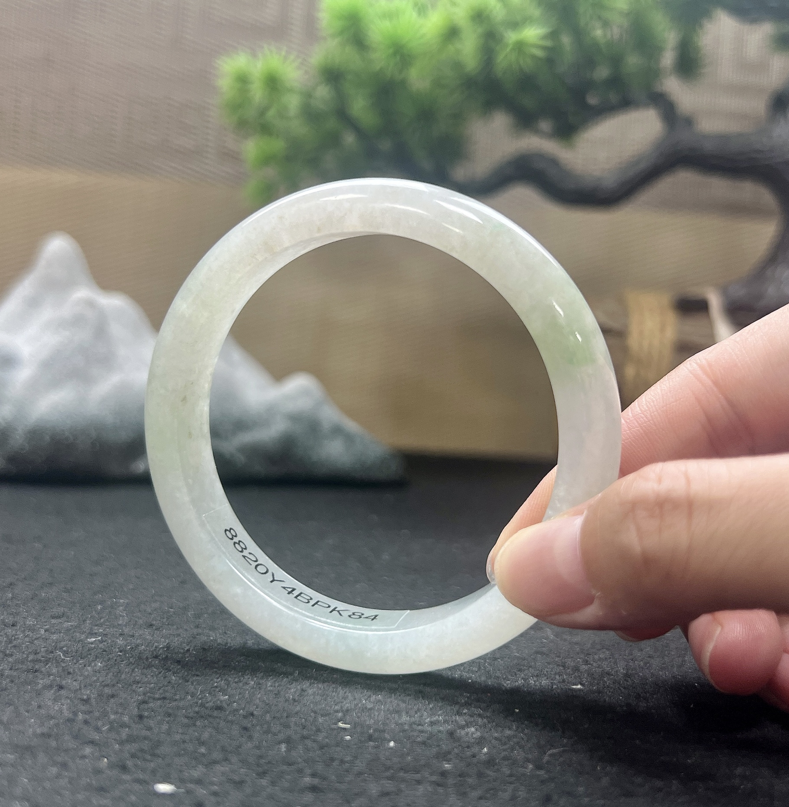 59圈口正圈飘绿手镯