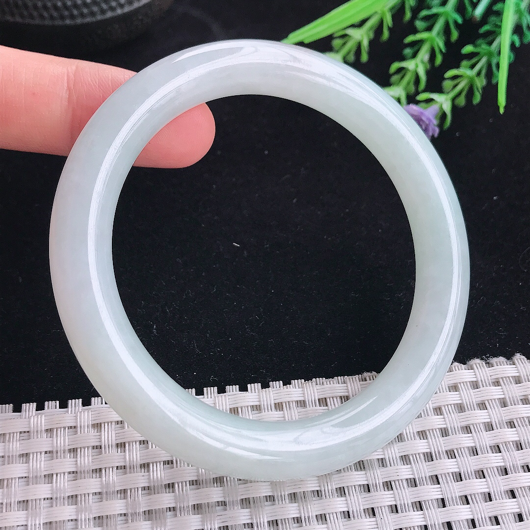 实拍A货翡翠57.8/9.8/9.6老坑秀气冰润晴底圆条手镯宽边玉镯平安镯