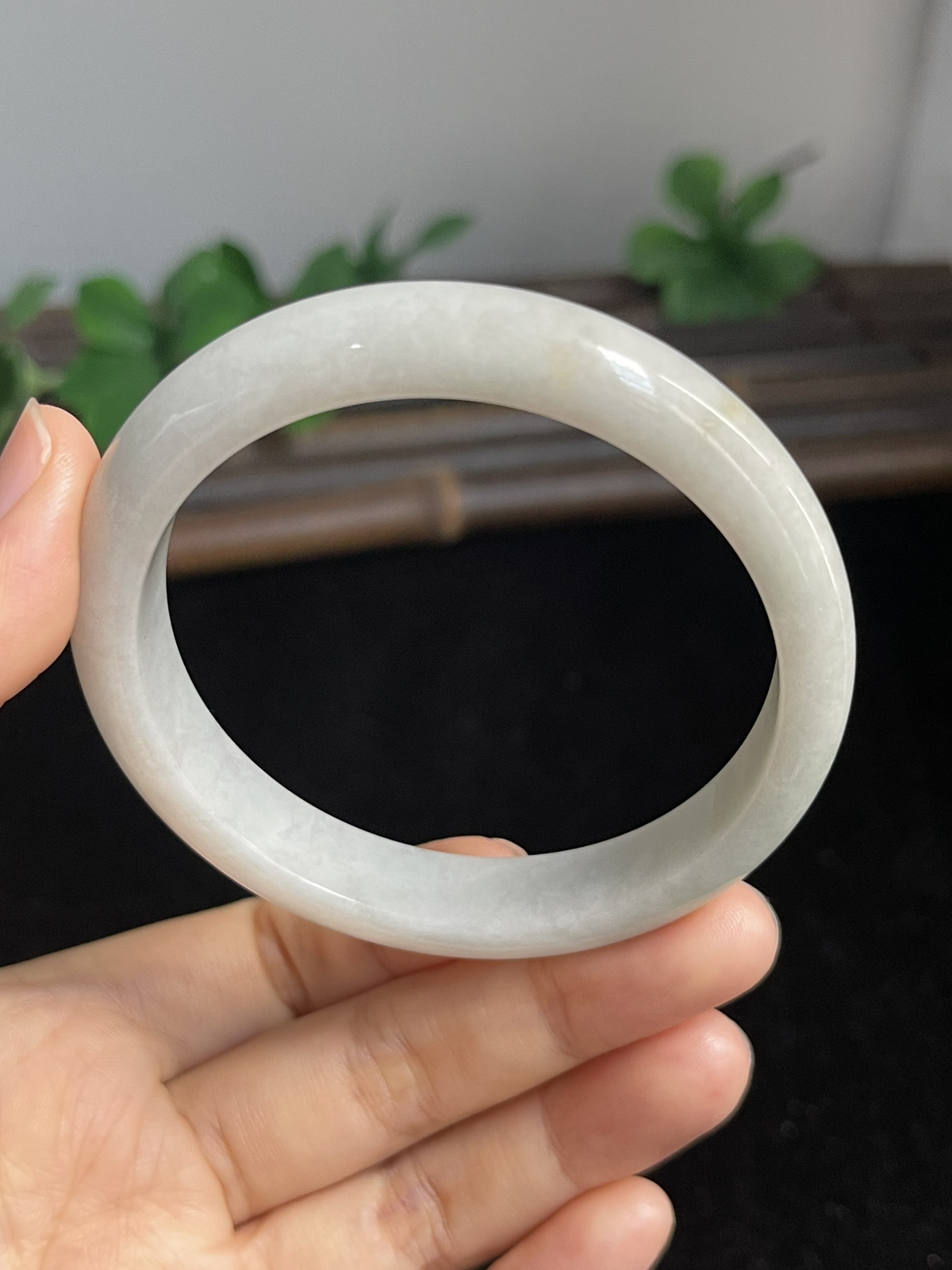 正圈56.7圈口，翡翠糯化种黄色手镯