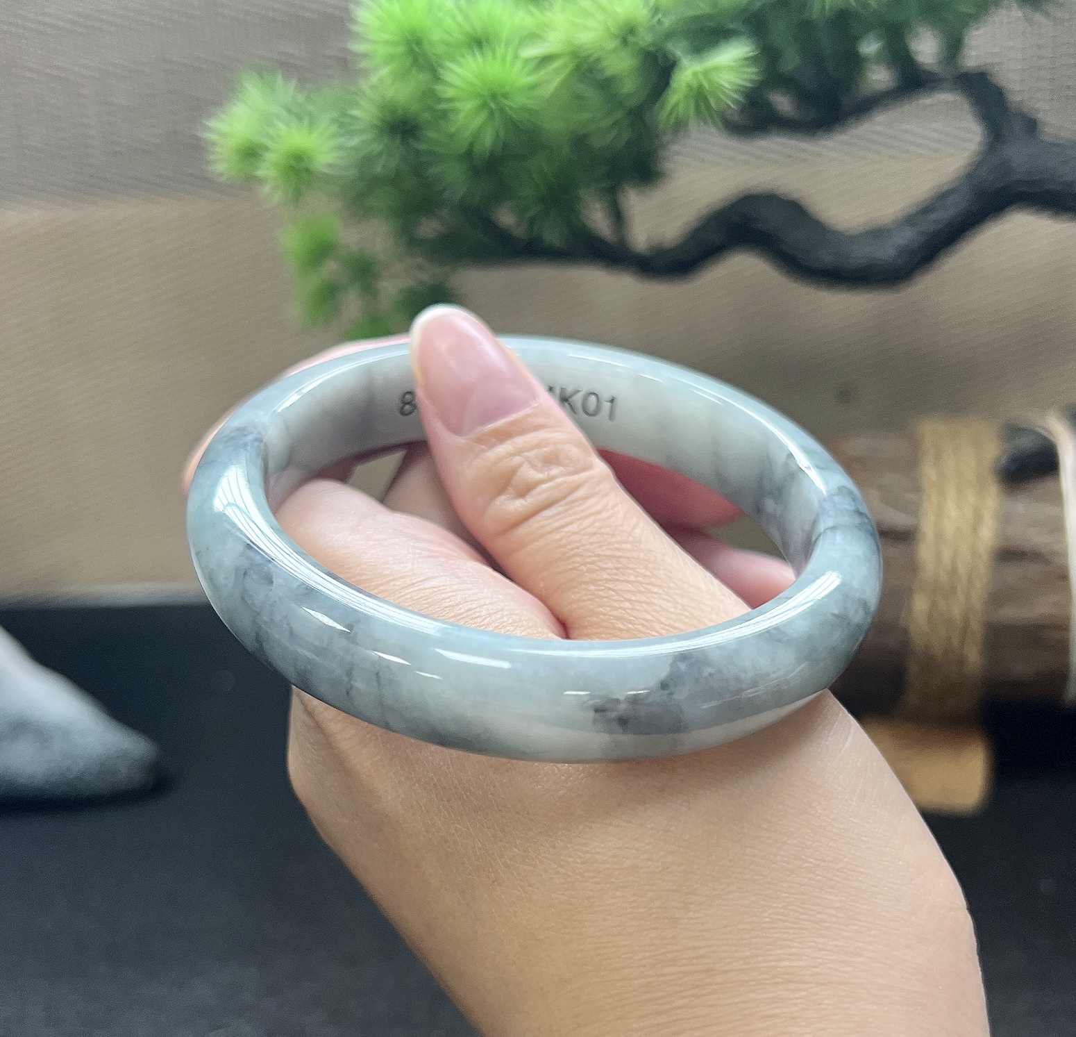 60圈口正圈飘乌鸡手镯