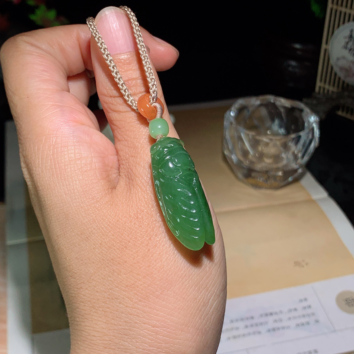 和田玉阳绿俄罗斯碧玉一鸣惊人挂件 尺寸34/14/9重10克，玉质细腻油润 底色纯净 脂粉好，品质好！lt260420