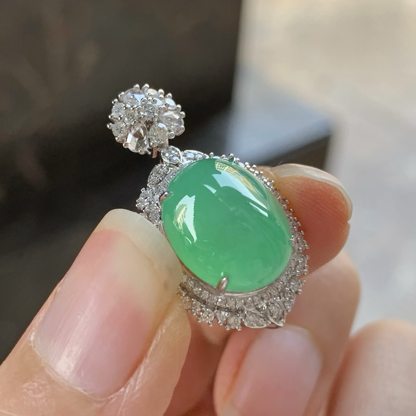 金钻镶嵌冰绿吊坠^_^色阳饱满