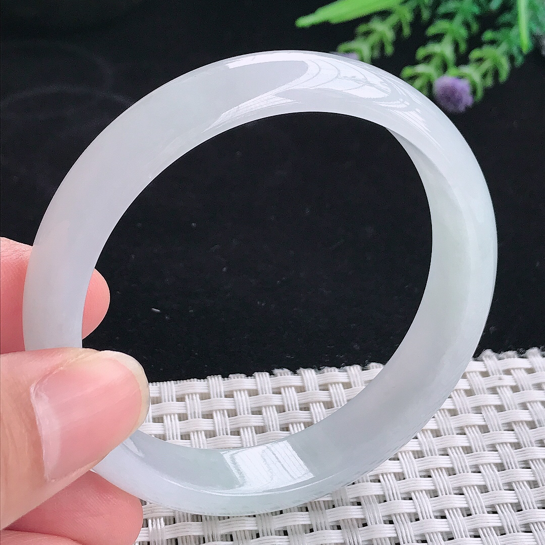 实拍A货翡翠58/13.1/6.6老坑冰纯起胶白月光手镯宽边玉镯平安镯