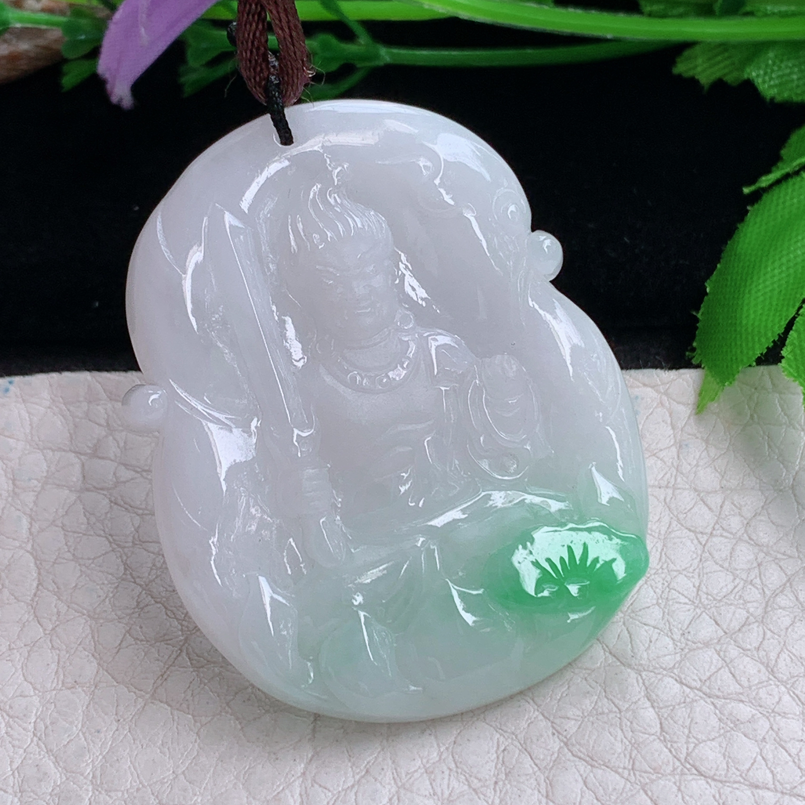 Bg实拍46.5*37*5.3缅甸翡翠白底青飘绿不动明王吊坠