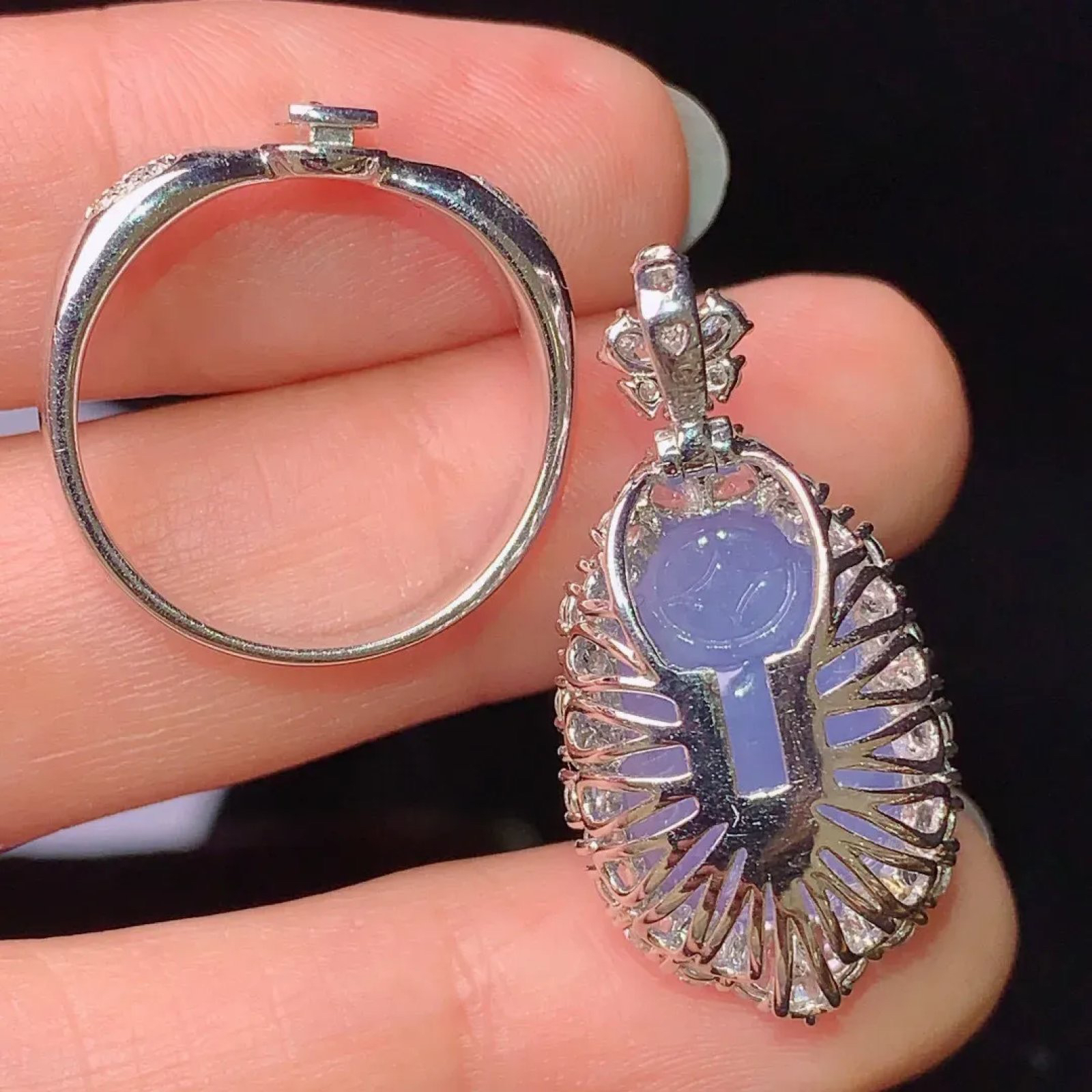 18k金钻镶嵌紫罗兰貔貅戒指 玉质细腻 色泽艳丽  圈口14 整体尺寸29.5*14.6*14.5