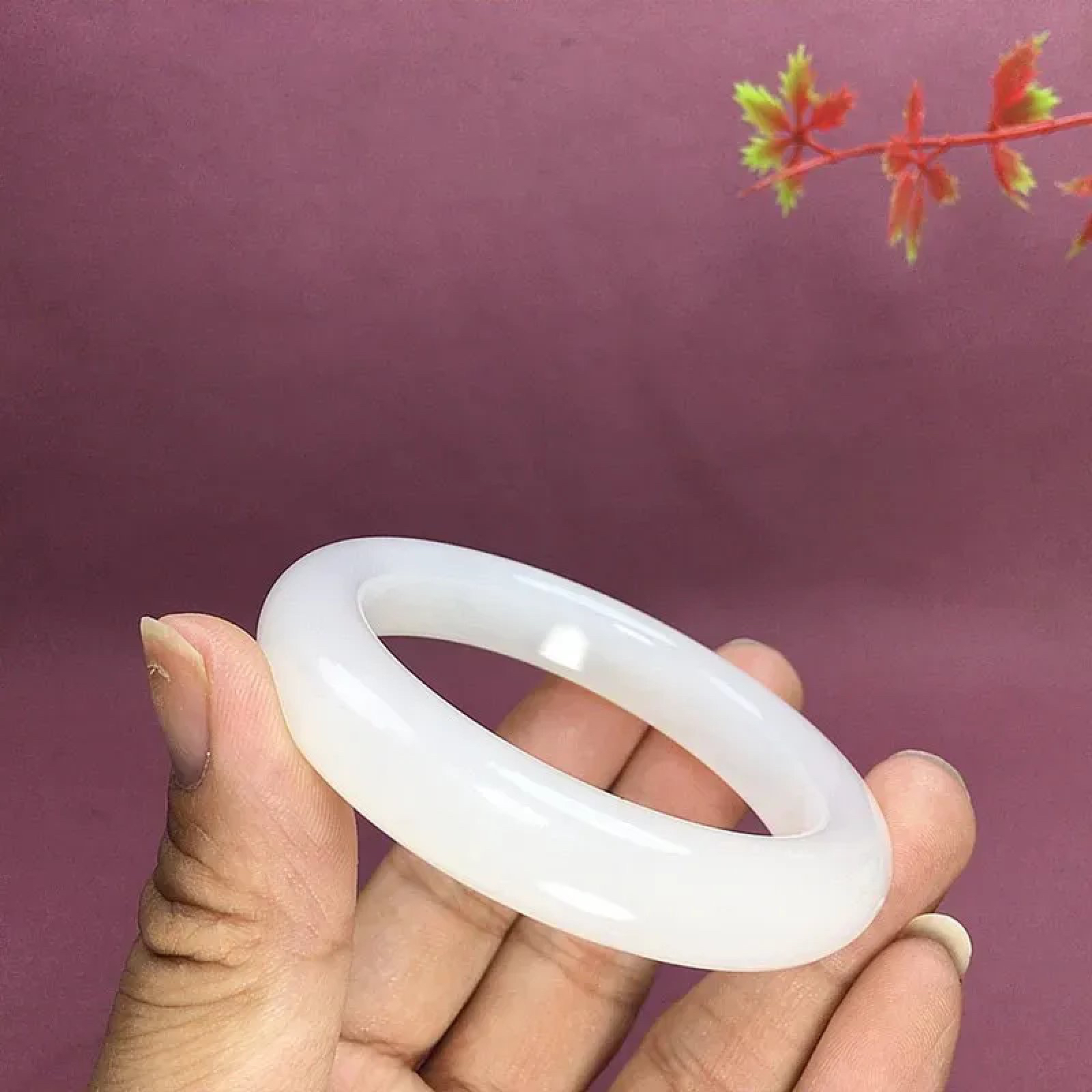 和田玉53.5圈口羊脂白玉手镯！玉质细腻油润 底色纯净 脂粉好，品质高。