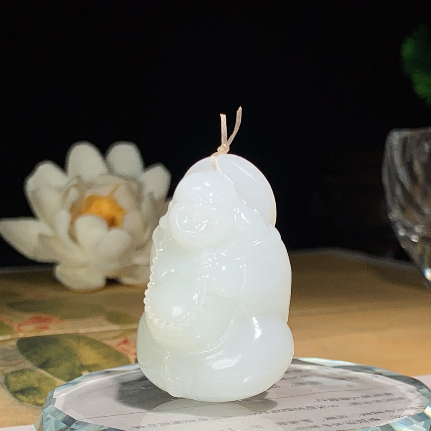 新疆和田玉白玉佛引福来挂件 尺寸40/28/19重28克！玉质细腻油润 底色纯净 脂粉好，品质好。lt260420