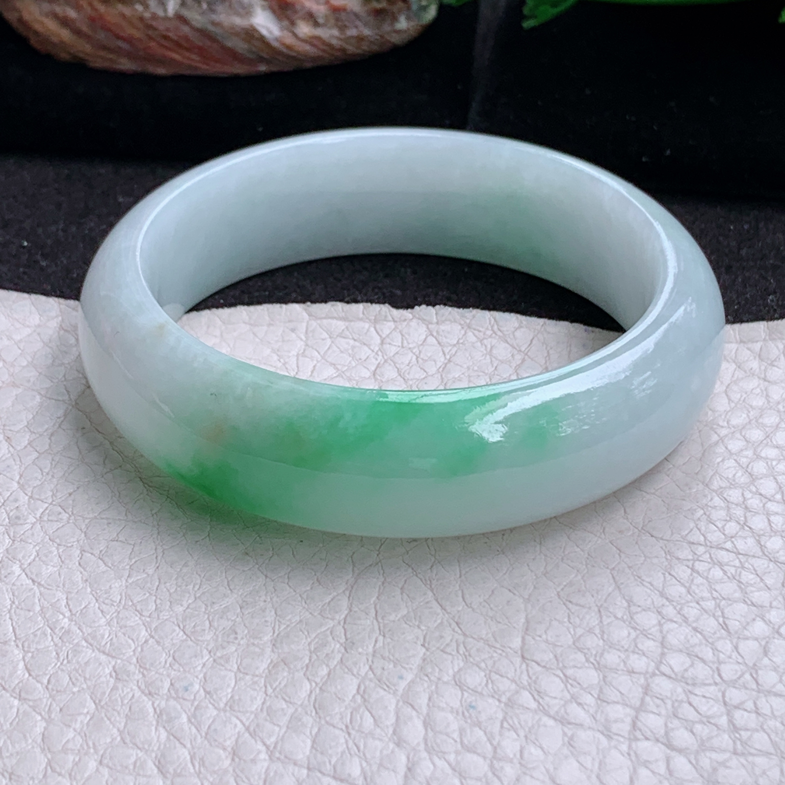 js小圈口52.5*16*8.5轮胎镯 天然缅甸翡翠a货手镯女款白底青秀气正圈玉镯子