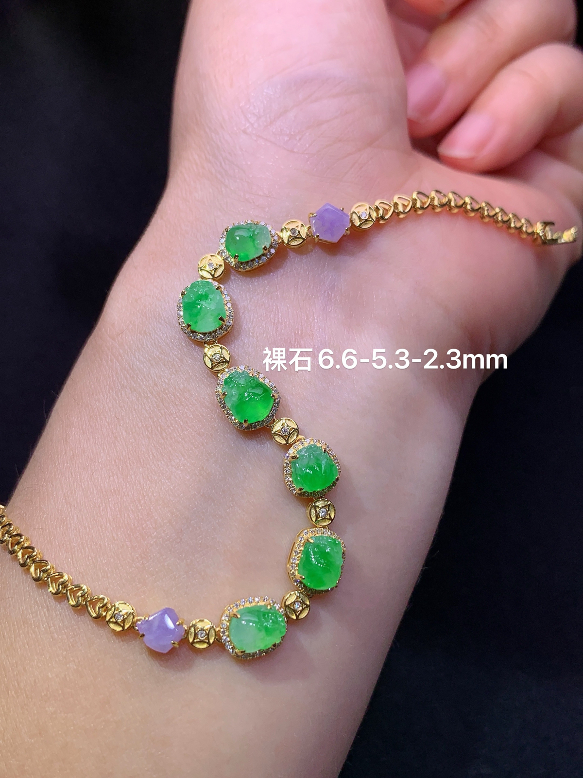 冰阳绿貔貅手链，18k金镶嵌，款式新颖，冰润色阳，种水足，Rh 尺寸6.6*5.3*2.3