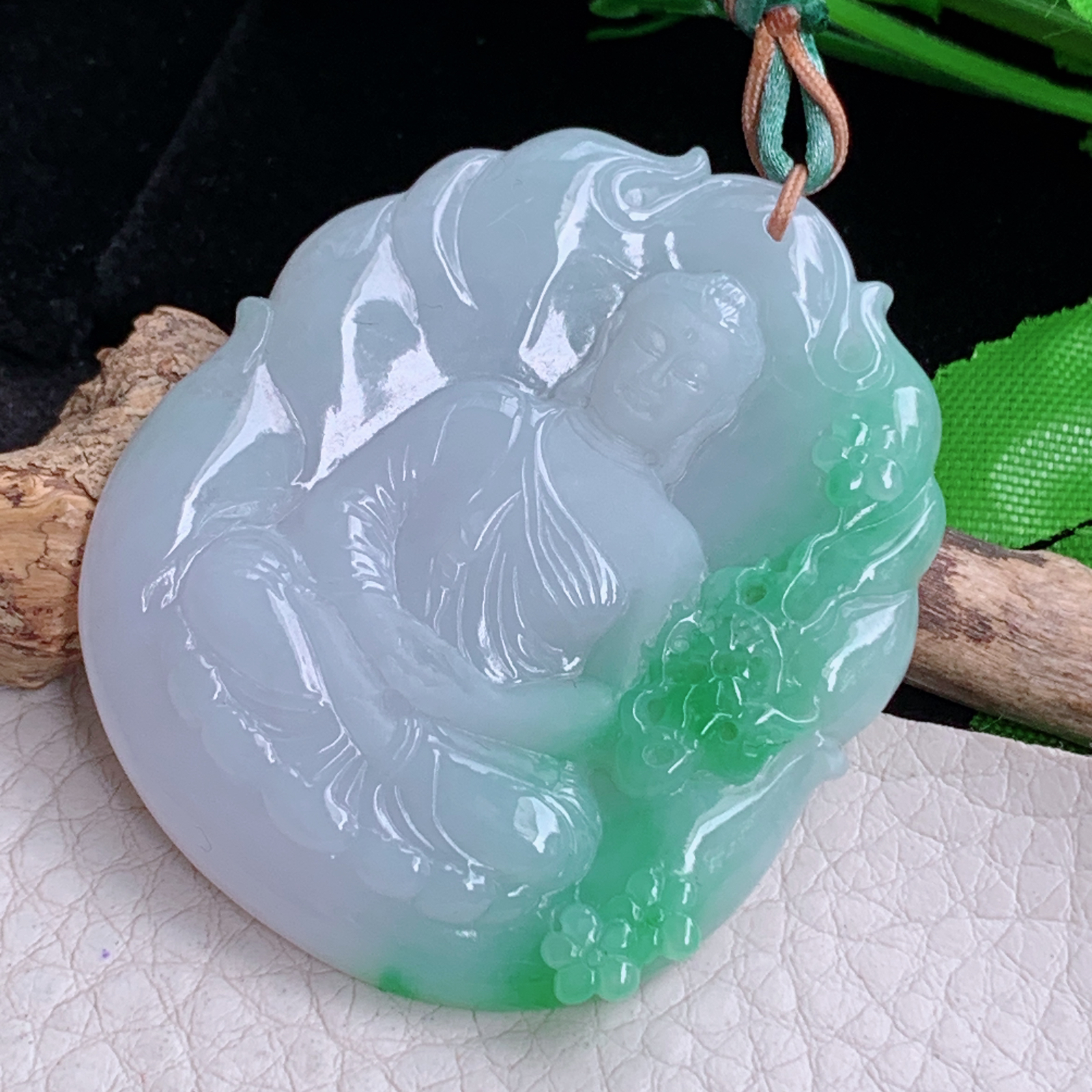 bg实拍50.6*42.8*6缅甸翡翠a货精雕飘绿花开见佛 大日如来佛祖玉吊坠 玉挂件