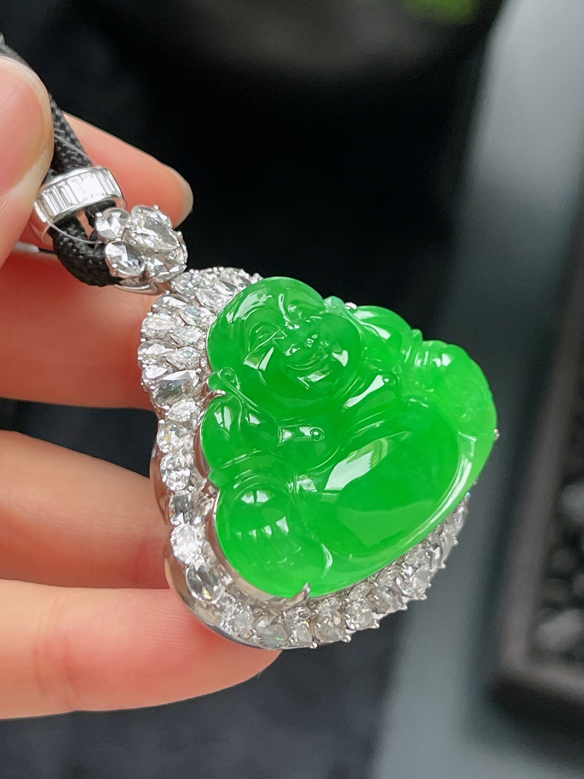 翡翠冰糯种绿色吊坠，印记：Au750,伴钻石