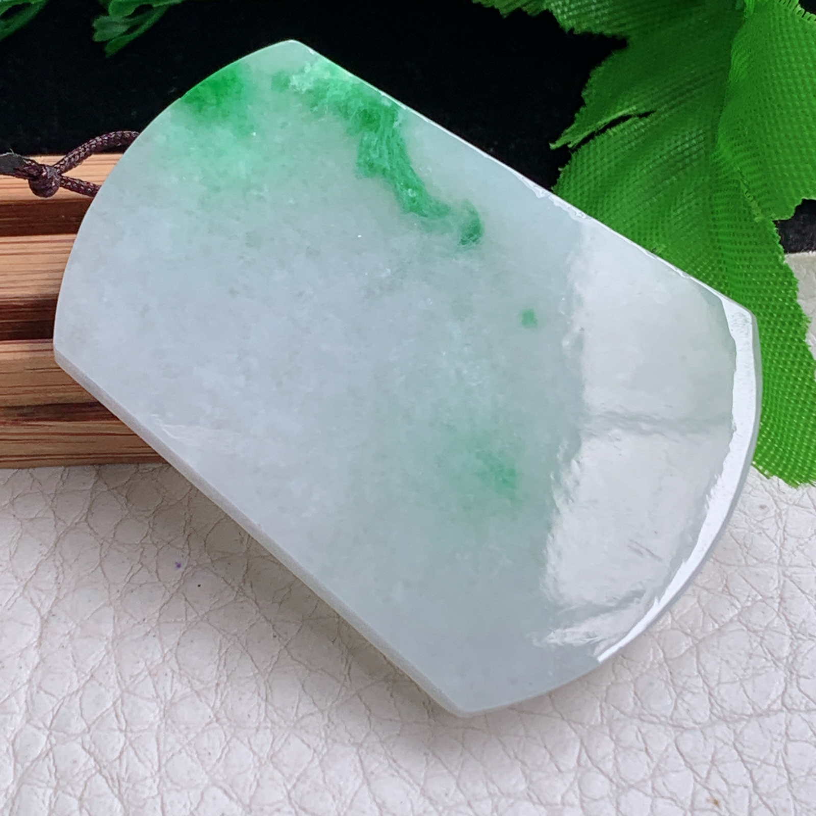 zen实拍53*37.8*6缅甸翡翠飘绿平安无事牌吊坠