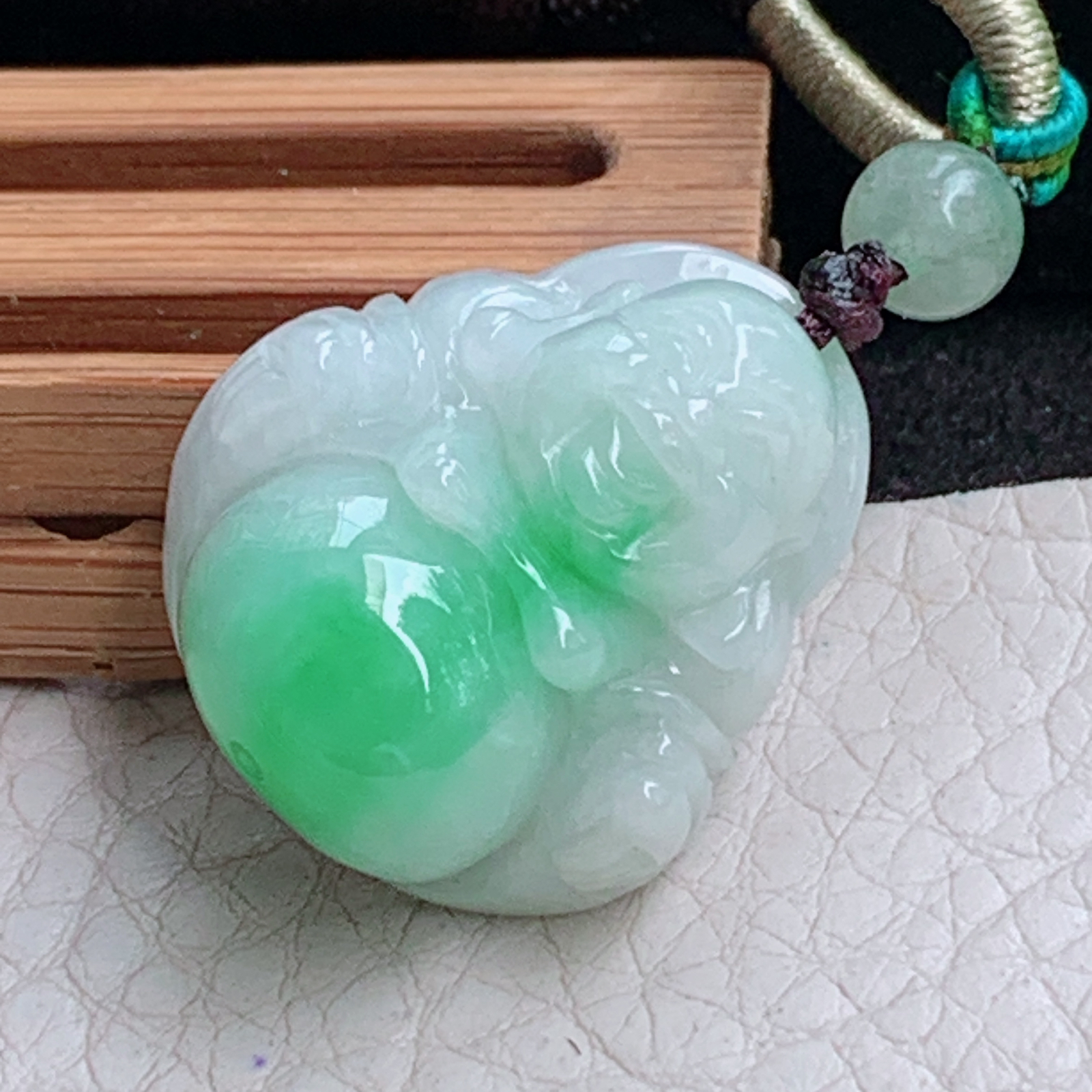 zen实拍26*23.3*11缅甸翡翠飘绿小佛公吊坠大肚弥勒佛宝宝玉坠