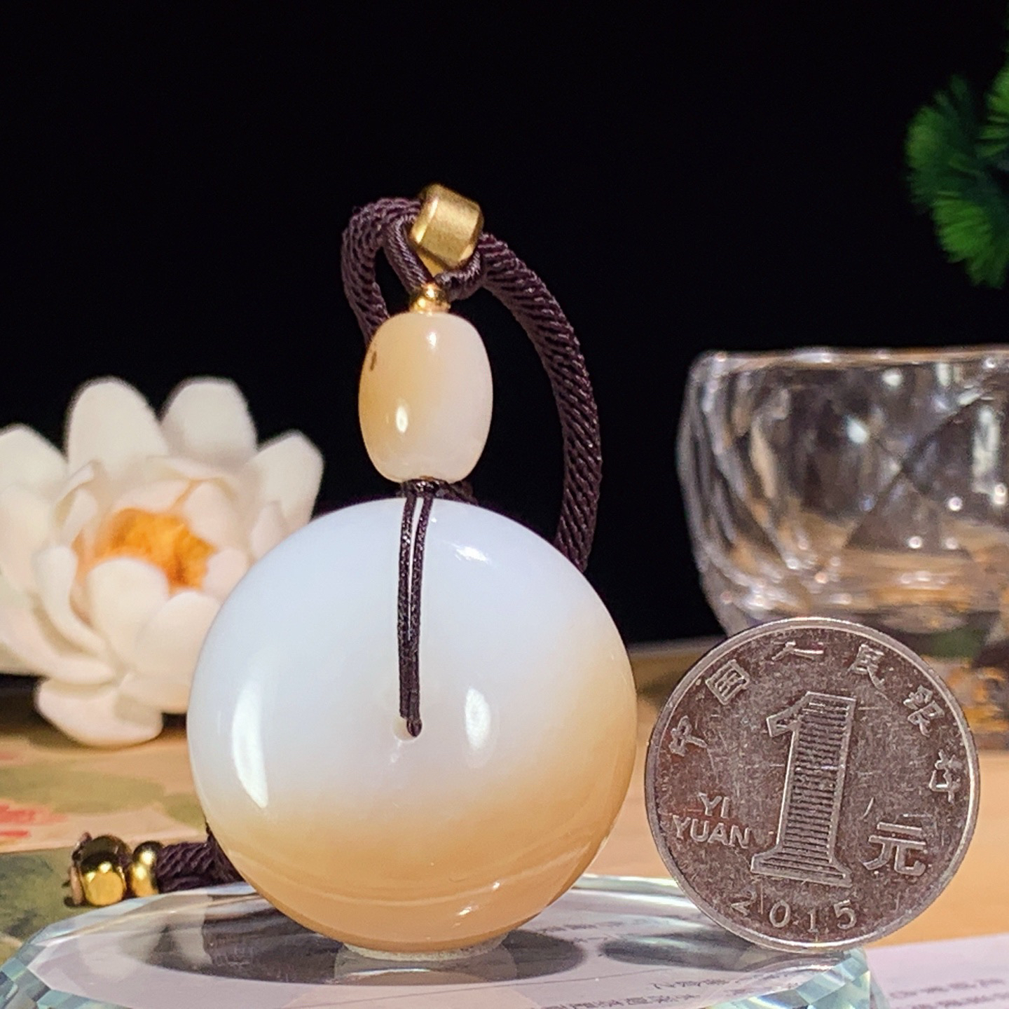 新疆和田玉且末糖平安扣挂件 尺寸33/13重33克！玉质细腻油润 底色纯净 脂粉好，品质好。lt260420