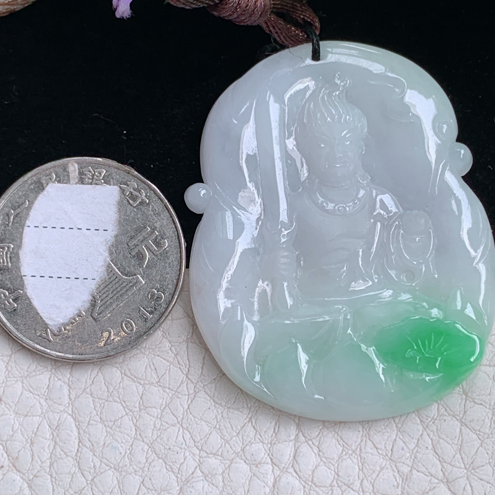 Bg实拍46.5*37*5.3缅甸翡翠白底青飘绿不动明王吊坠