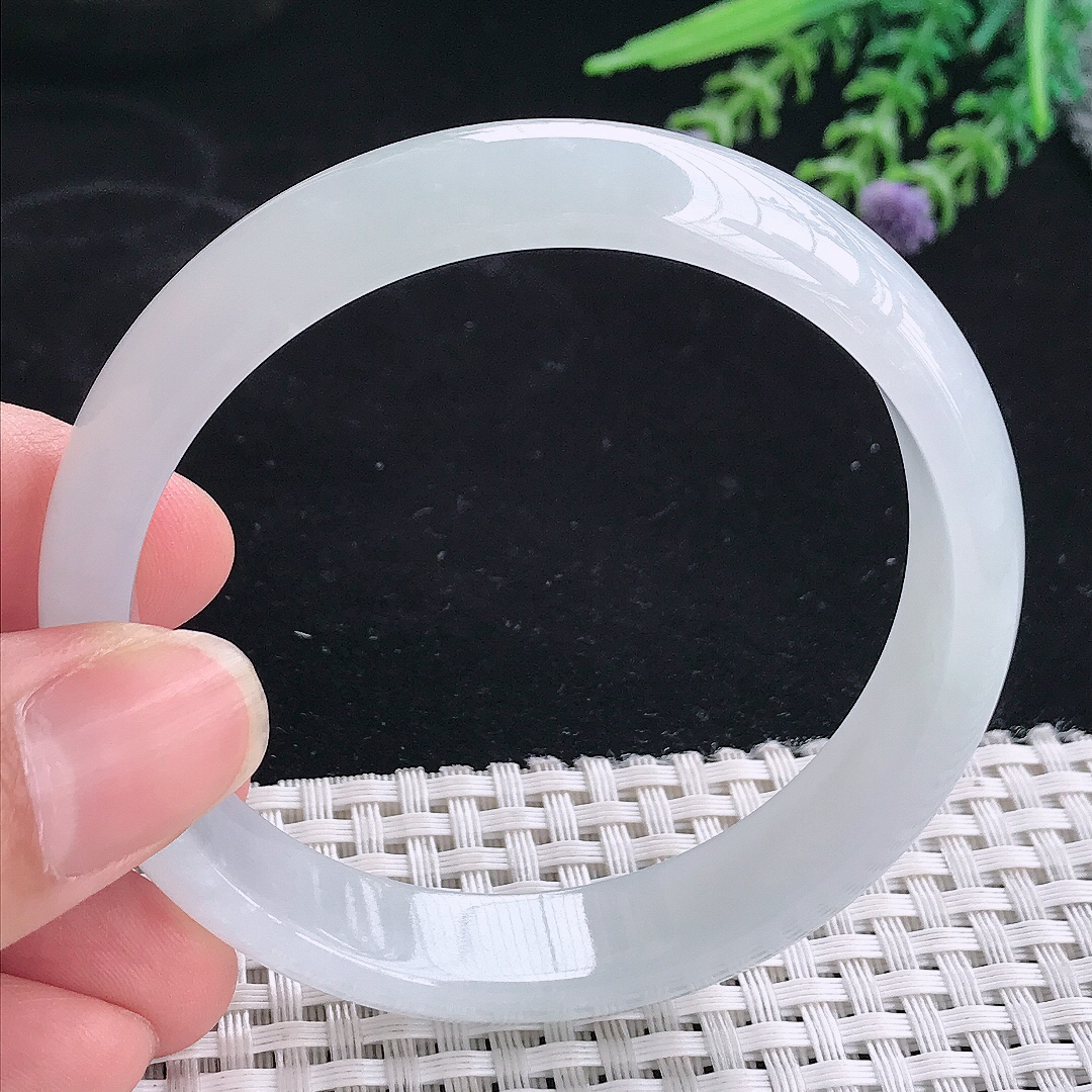 实拍A货翡翠58/13.1/6.6老坑冰纯起胶白月光手镯宽边玉镯平安镯