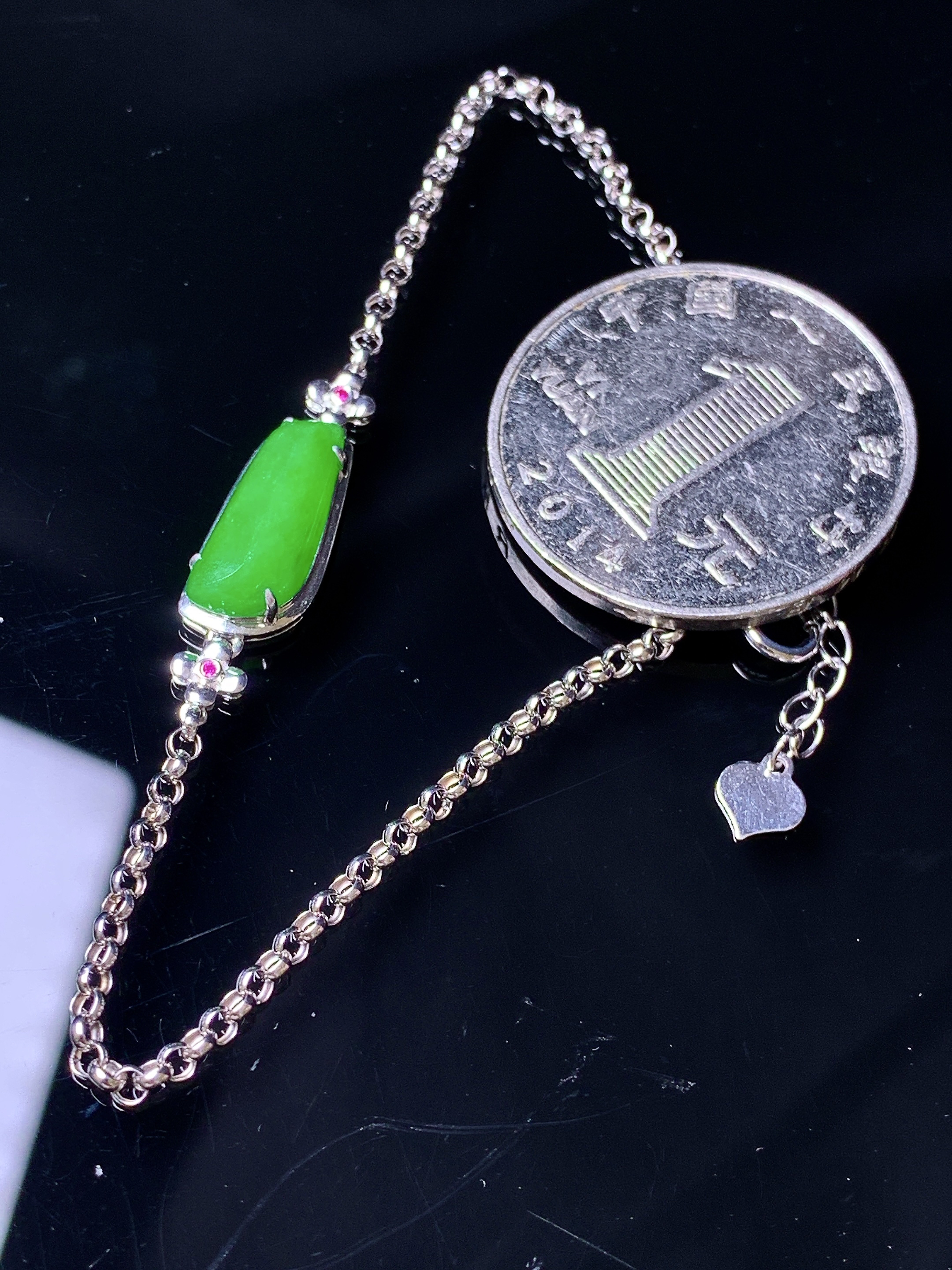 18k金钻镶嵌满绿随形手链 玉质细腻 色泽艳丽清新 水润亮眼 整体尺寸170*6.5*5.2s1