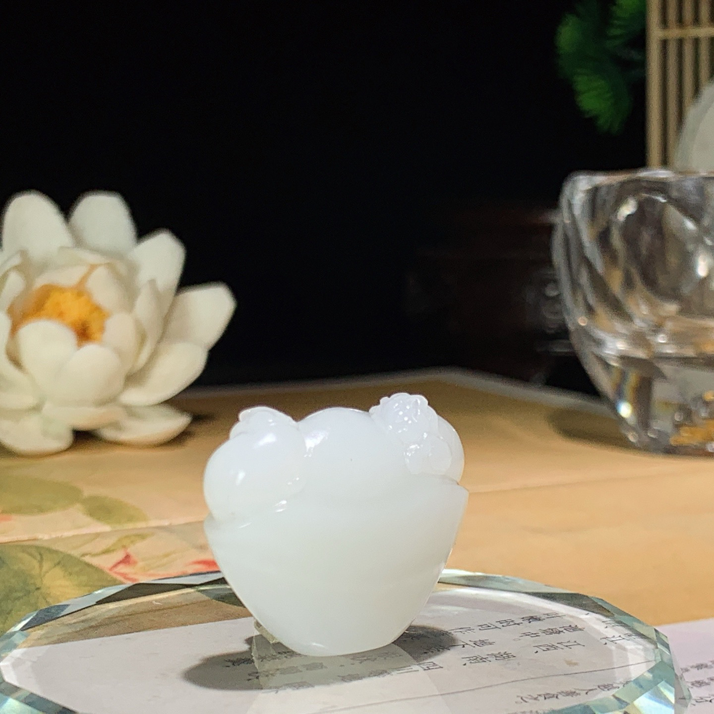 新疆和田玉羊脂白玉福猪挂件 尺寸28/12/22重13.5克！玉质细腻油润 底色纯净 脂粉好，品质好