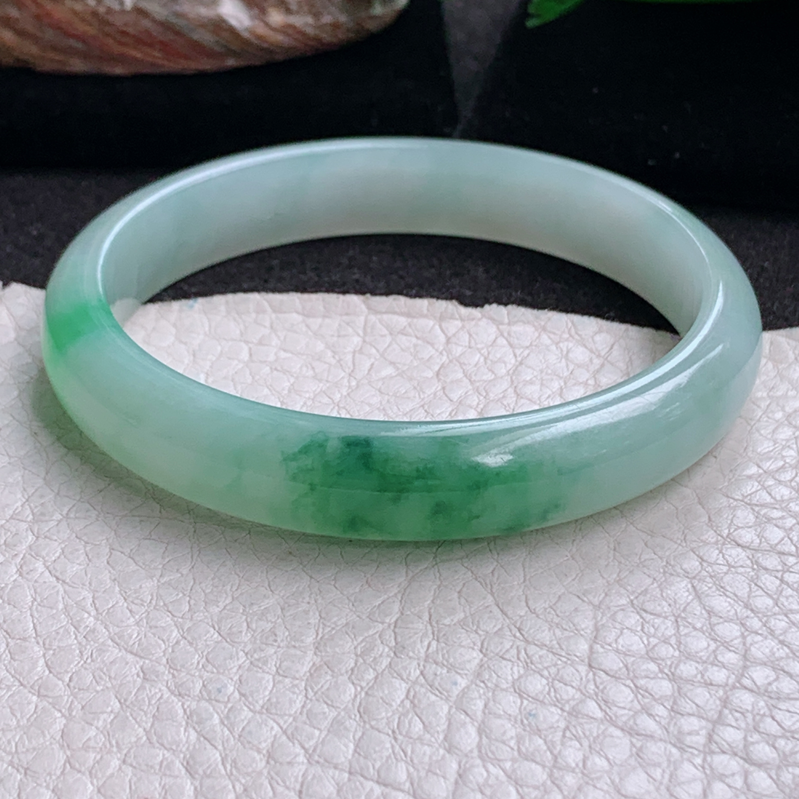 jm实拍57*11*6.7平安镯 天然缅甸翡翠a货冰润辣绿正圈玉镯子