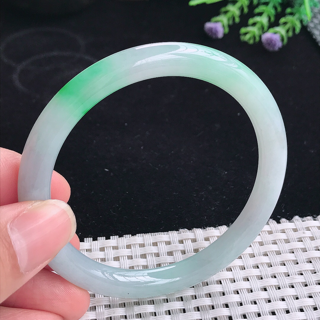 实拍A货翡翠58/7.3/8.2老坑精美冰润飘阳绿圆条手镯宽边玉镯平安镯