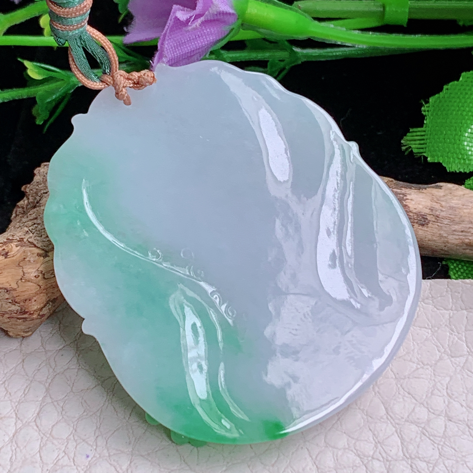 bg实拍50.6*42.8*6缅甸翡翠a货精雕飘绿花开见佛 大日如来佛祖玉吊坠 玉挂件