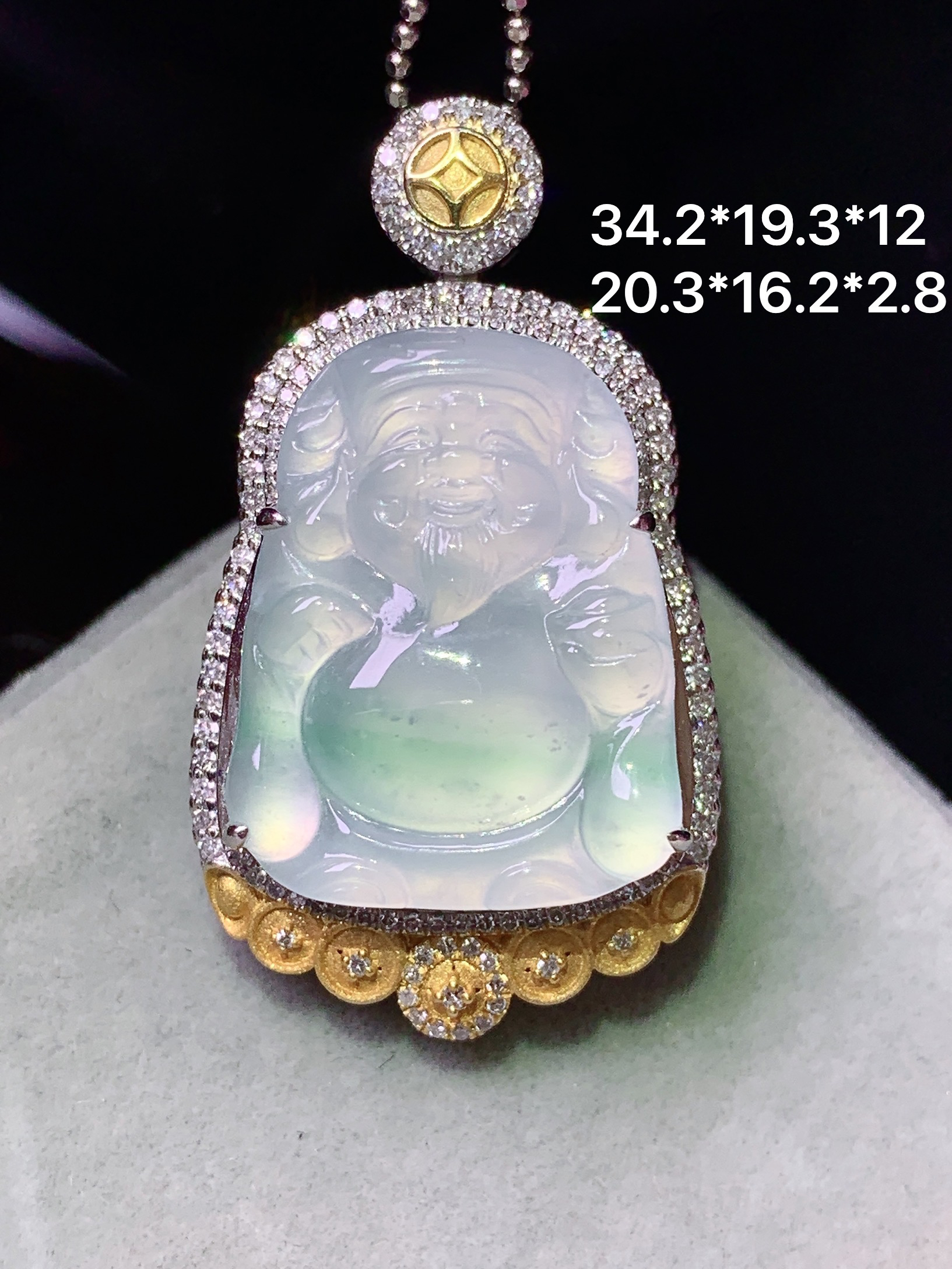 18k金钻镶嵌冰飘绿财神吊坠 玉质细腻 色泽艳丽清新 水润亮眼 整体尺寸34.2*19.3*12g2