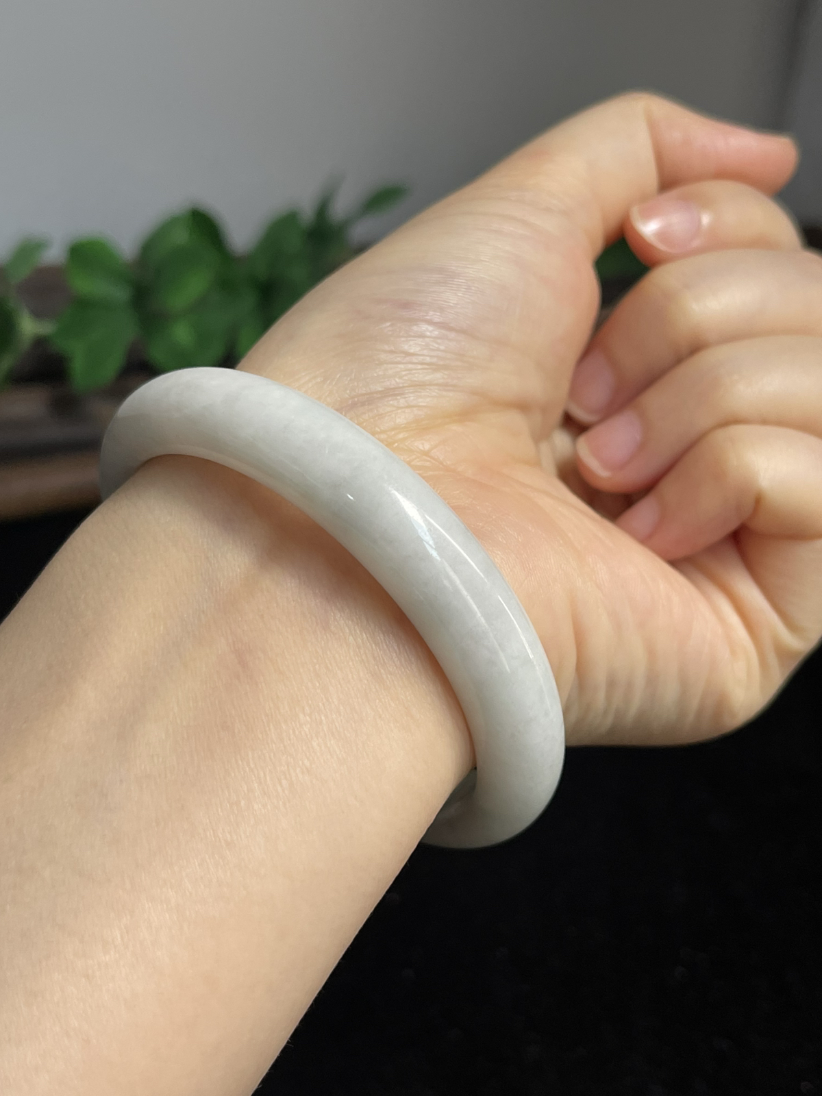 正圈56.7圈口，翡翠糯化种黄色手镯