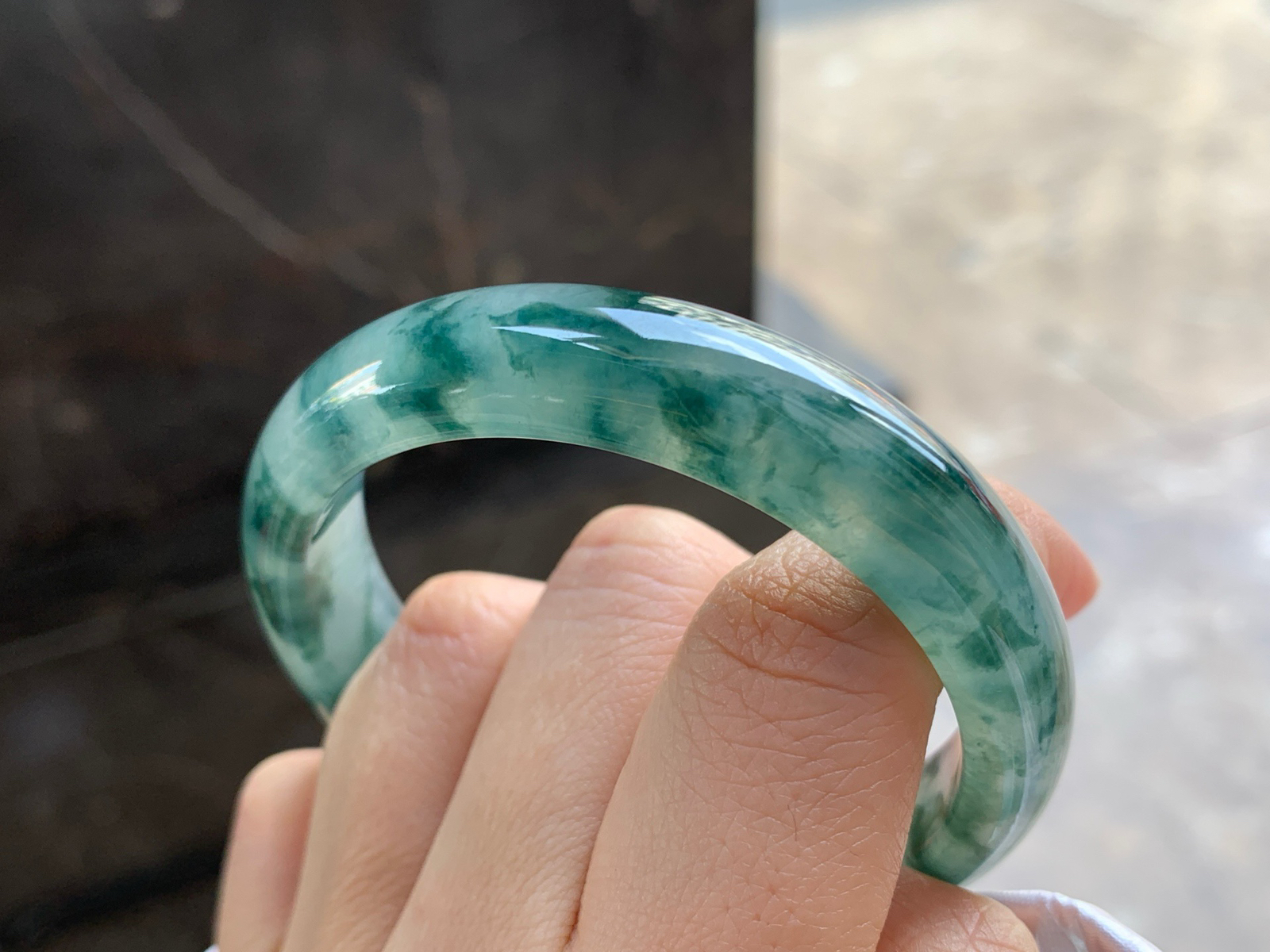 52.5-12.4-7.2

冰蓝花手镯^_^飘花浓郁