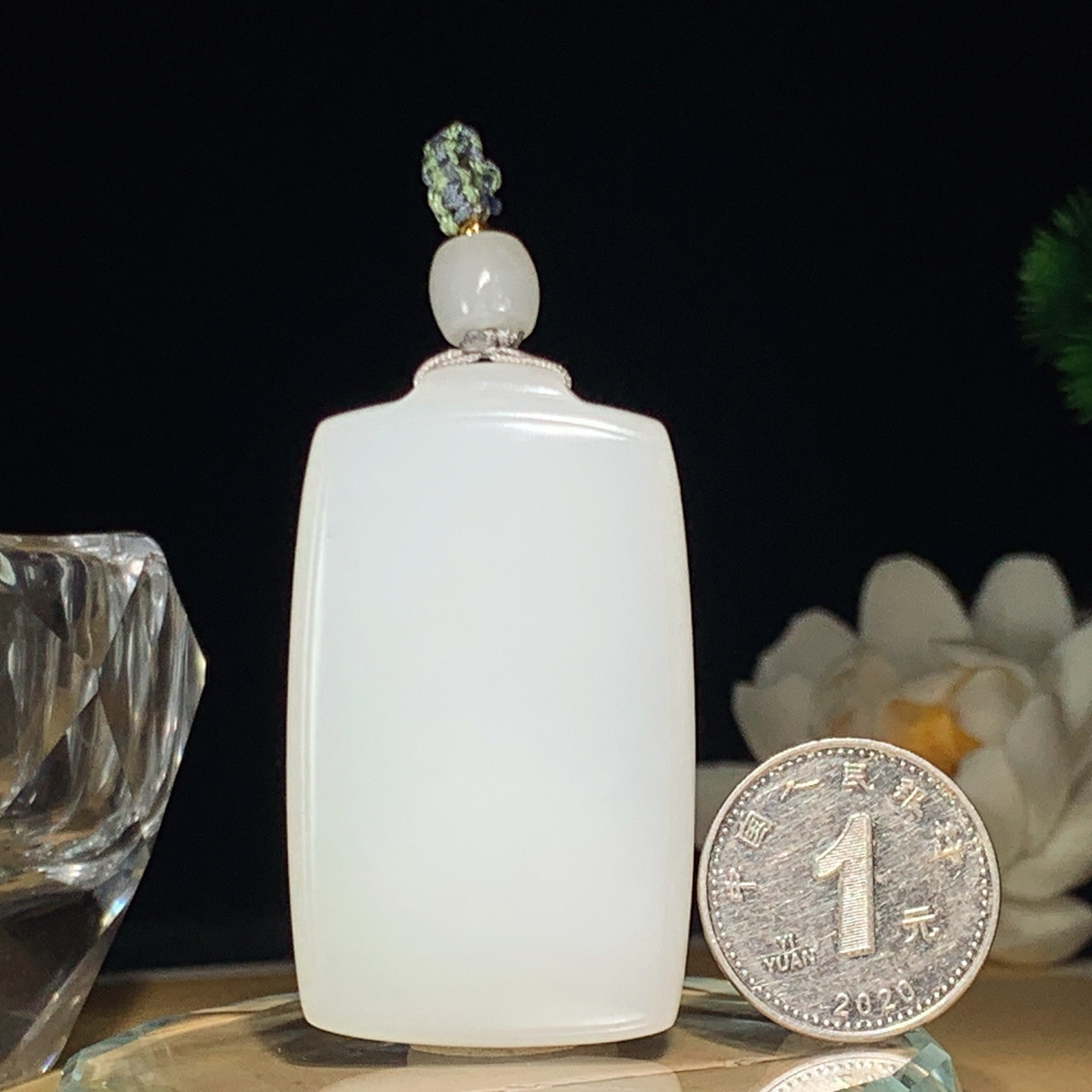 新疆和田玉白玉平安无事牌挂件 尺寸50/29/11重41克！玉质细腻油润 底色纯净 脂粉好，品质好。lt260420