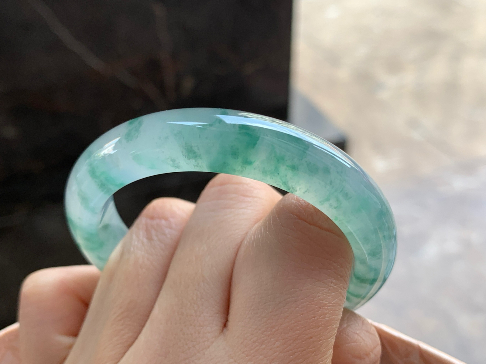 51.5-11.6-7.8

高冰飘花手镯^_^种水好