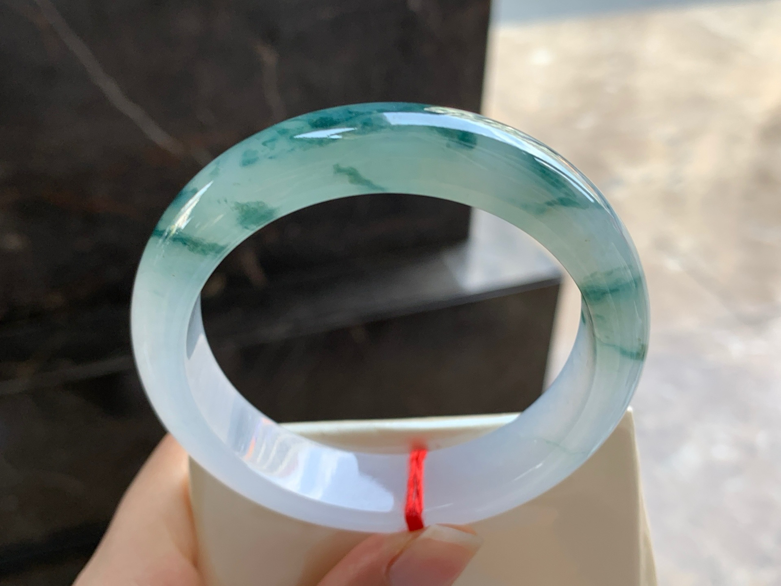 56.5-14.4-8.3

冰蓝花手镯^_^冰透 飘花浓郁