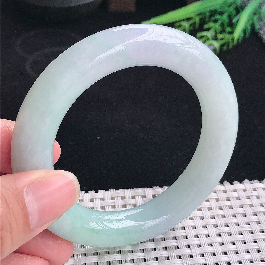 实拍A货翡翠54/12.5老坑秀气冰润晴底胖圆条手镯翡翠玉镯平安镯