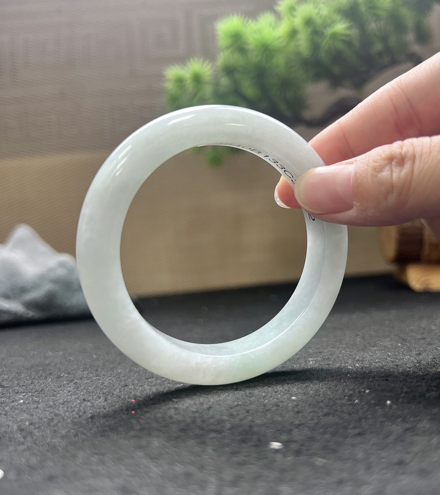 53圈口宽版正圈白月光手镯