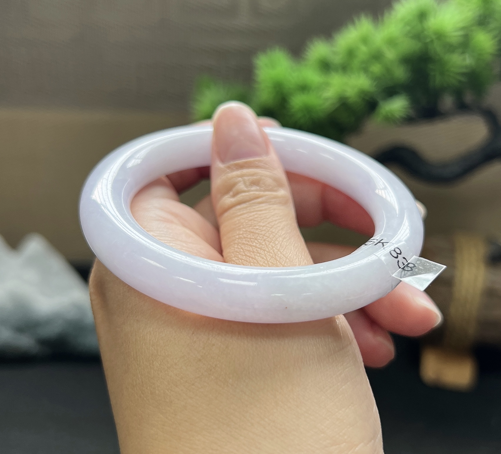 53圈口圆条紫罗兰，见光不失色，底妆胶润细腻~