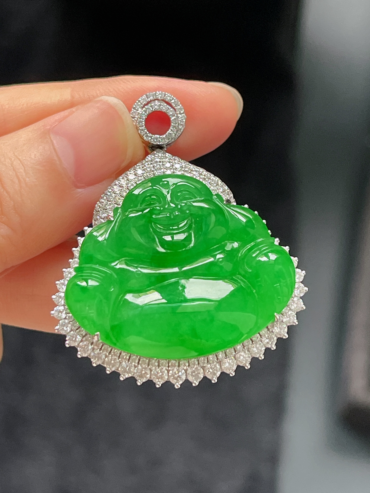 翡翠冰糯种绿色吊坠，印记：G18K,伴钻石