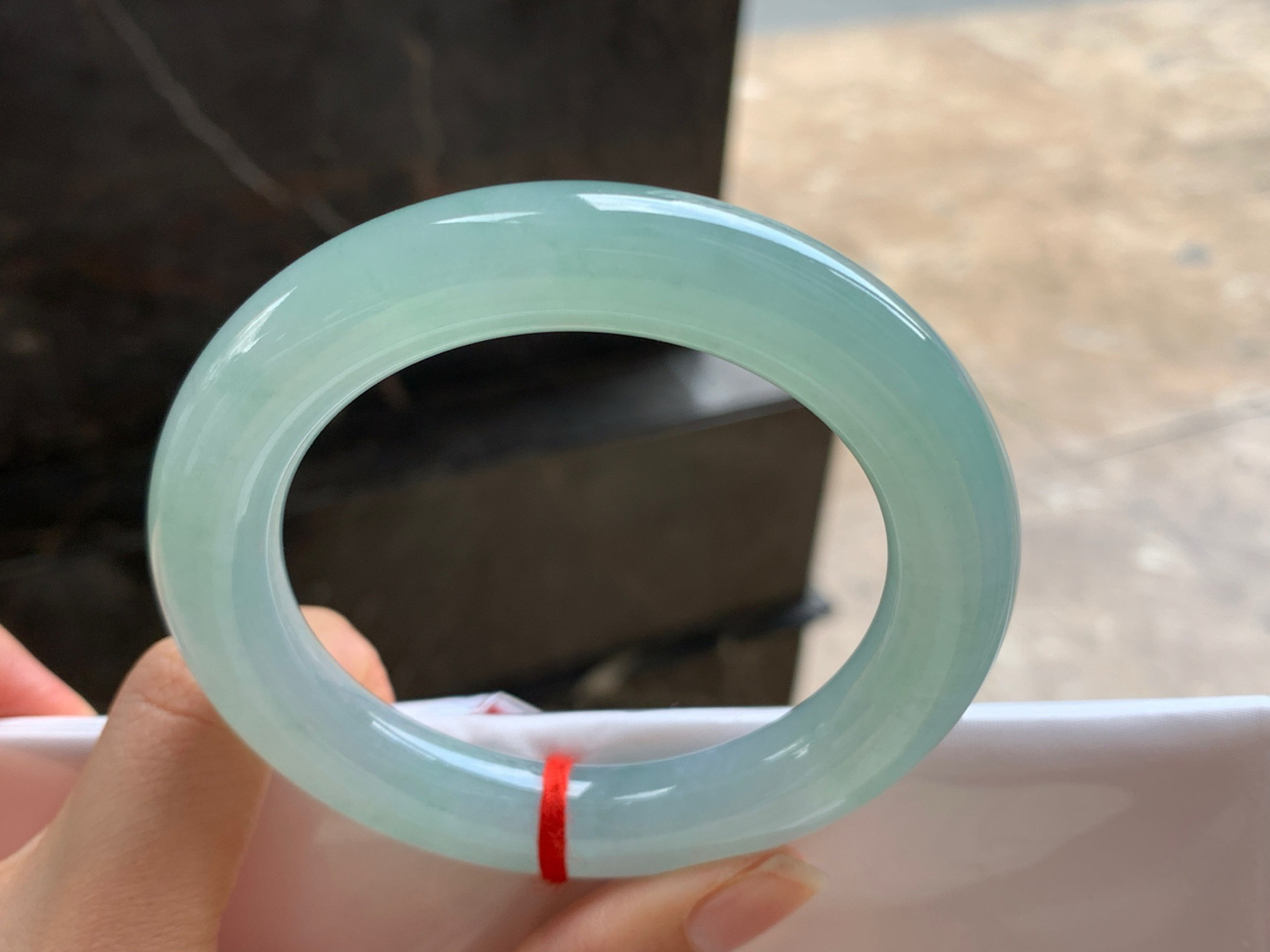 57.5-12.3

晴水圆条手镯^_^细腻