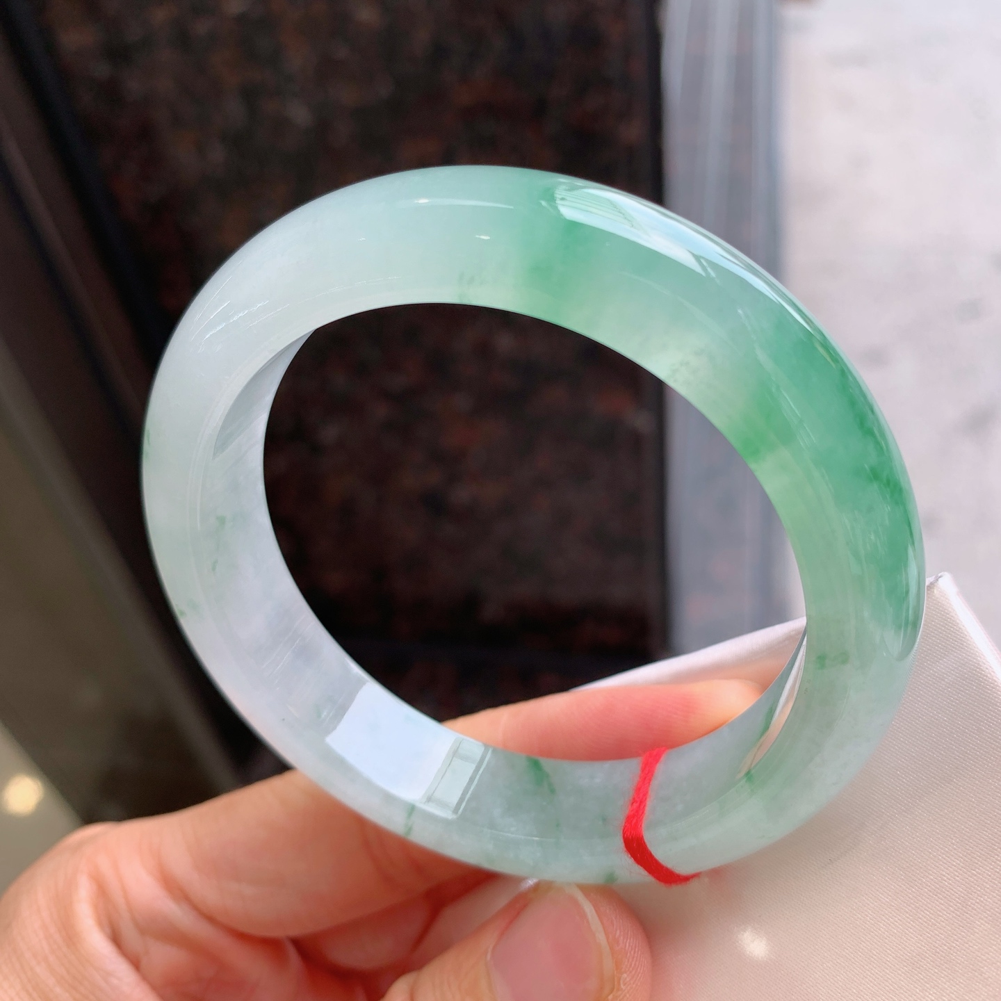 正圈冰飘绿 无裂 尺寸：58/13.3/9.3 冰润