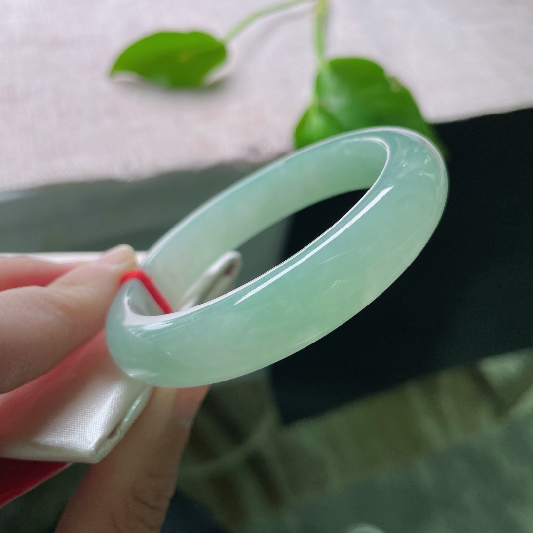 55.4/12.3/8绿底正圈，冰润细腻，甜美，优雅永不过时，贵气，无裂，ss49738a