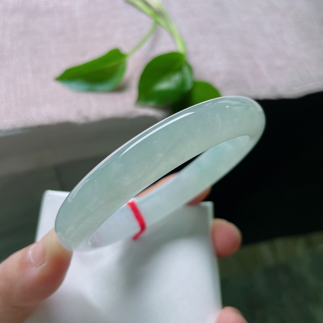 59.6/11.8/8.4，冰晴底正圈，用一抹纯粹的蓝，宣告你的独立与深邃。整体无裂，ss49734a