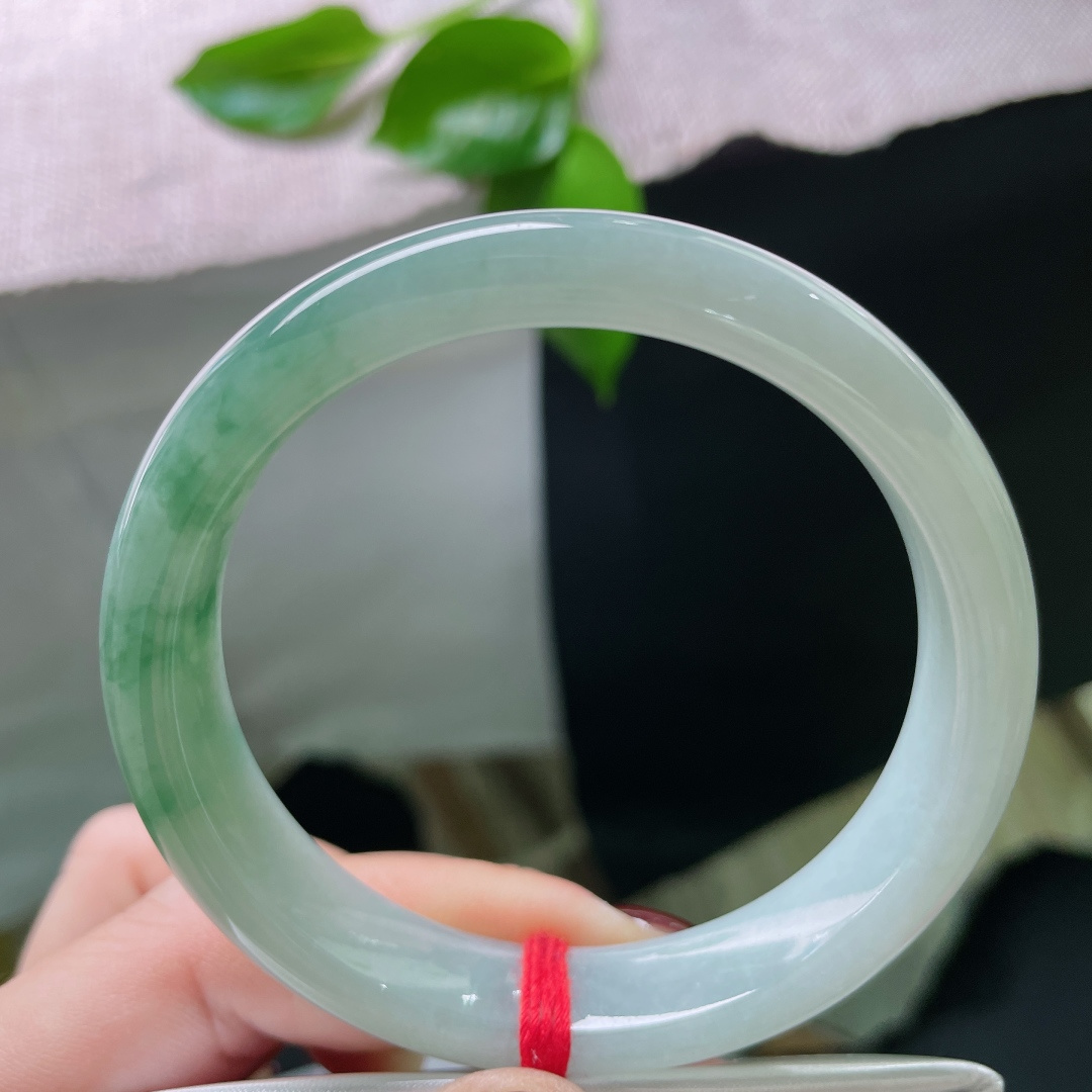 55.6/12.1/7.7，飘花正圈，水润，底子干净清爽，自带松弛感，无裂，ss49351a