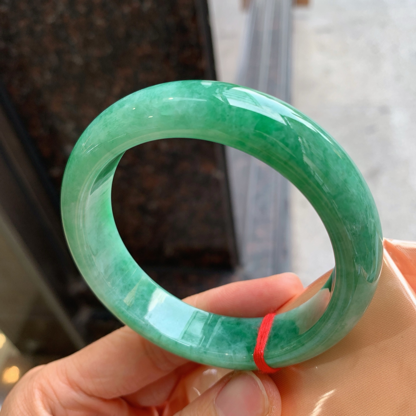 正圈飘绿 微细纹 尺寸：59.1/15/9.2  大圈口
