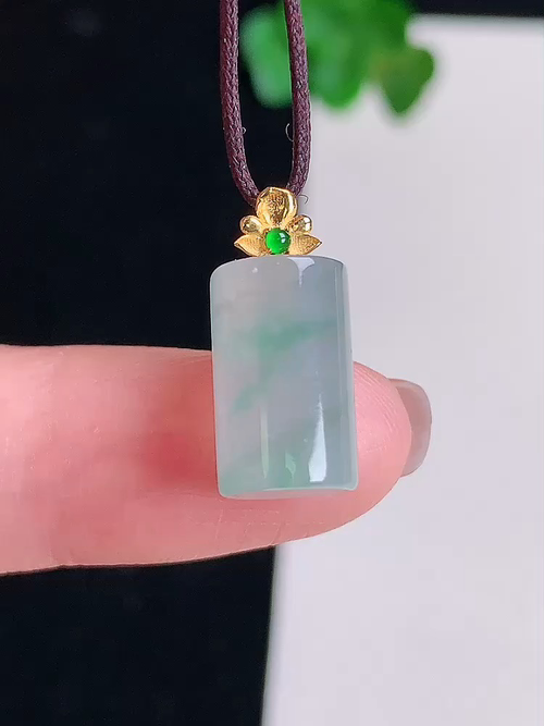  ，18k金镶冰飘花吊坠，无裂，尺寸7.6/12.4，№;y204768   18B