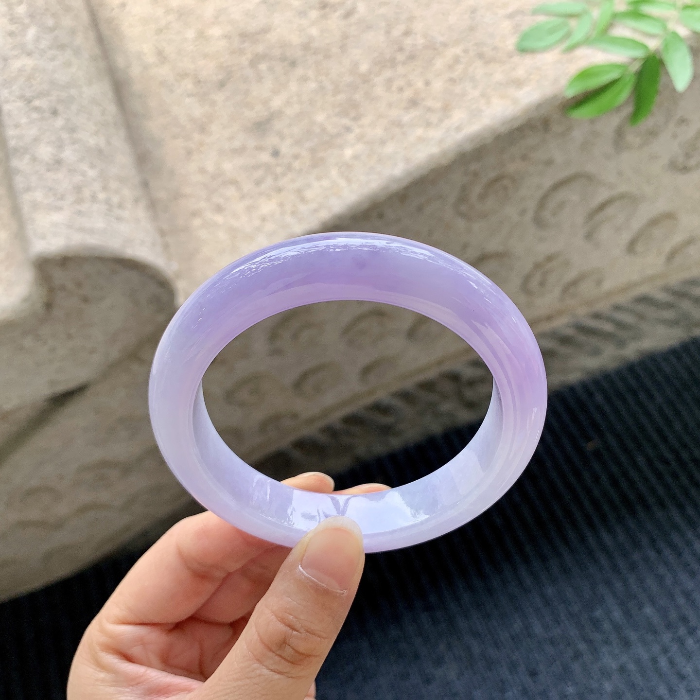 正圈58 59，圈口59/13.1/9.3，编码A1082470，描述艳紫，满紫，水润，细腻，打灯有棉线