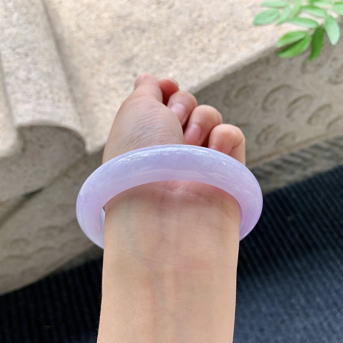 正圈58 59，圈口59/13.1/9.3，编码A1082470，描述艳紫，满紫，水润，细腻，打灯有棉线