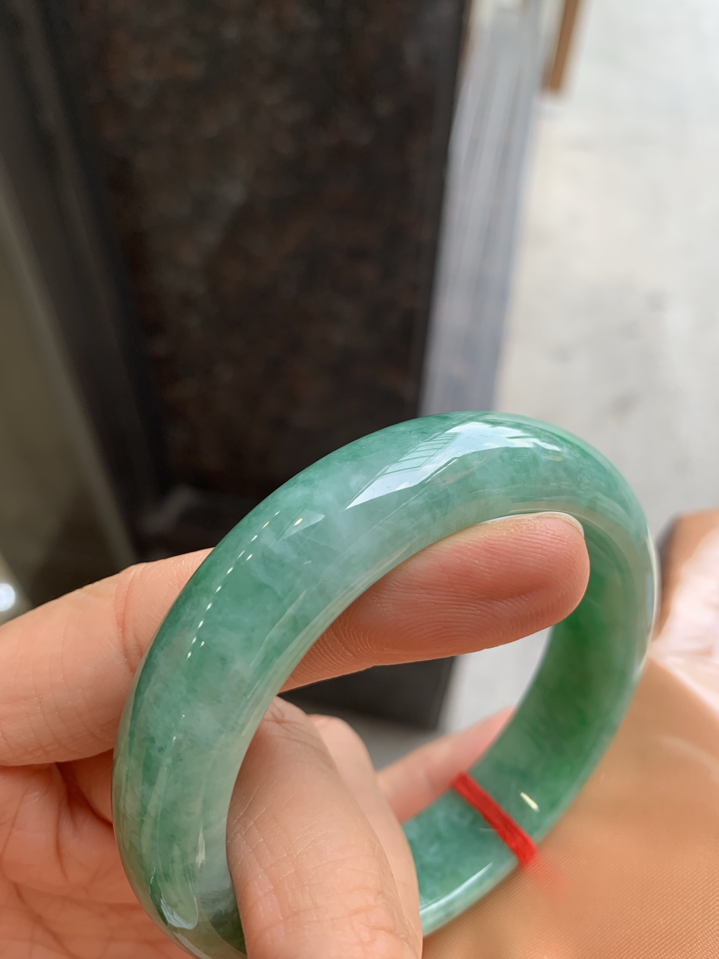 正圈飘绿 微细纹 尺寸：59.1/15/9.2  大圈口