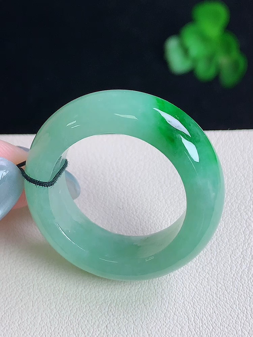 飘绿指环，无裂，尺寸19.9/8.6/4.9，22号，№:y20733