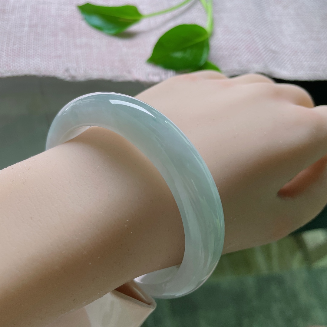 57.3/12.2/8.5，浅绿底正圈，种老，水头好，温柔，淡雅倾心，无裂，ss49995a