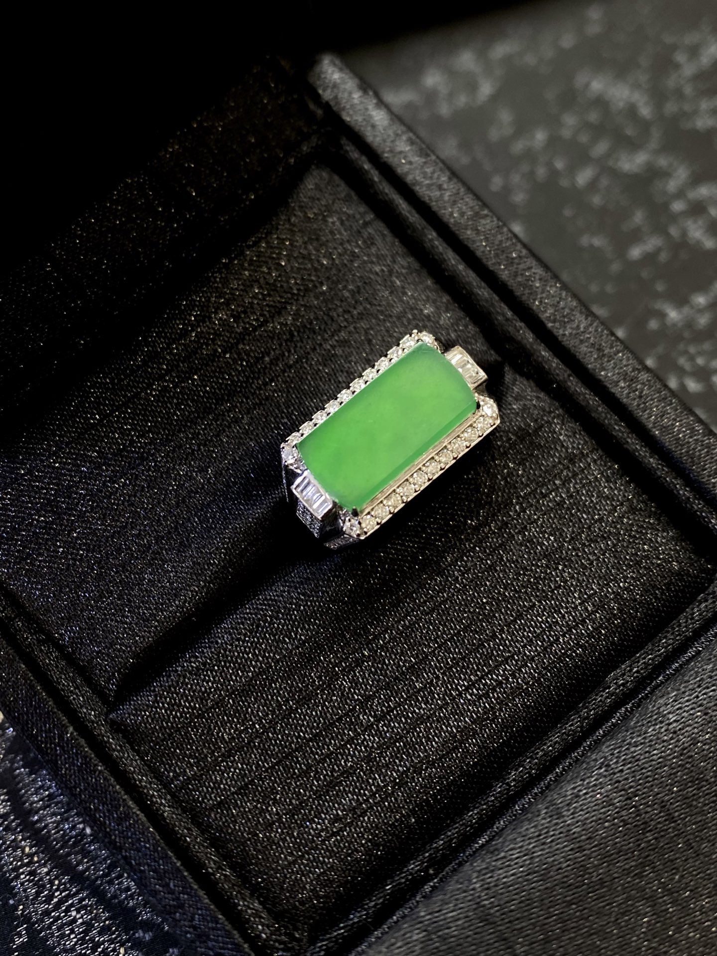 冰阳绿方形戒指·金 裸·16-8.8-3mm